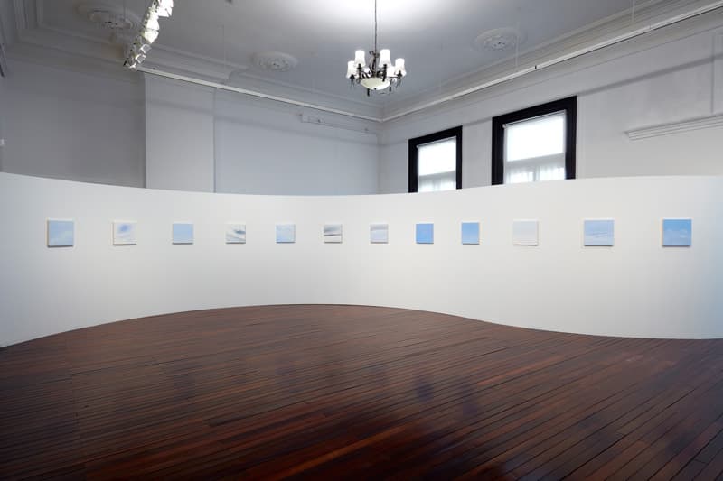 바이런 킴, <일요일 회화>, 2007~2016, 캔버스에 아크릴, 펜, 35.5x35.5cm